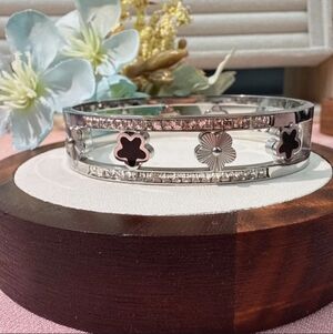New 18K White Gold Plated/Stainless Steel Floral Open Bangle Bracelet #C87